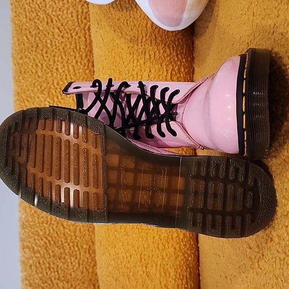 Dr. Marten 1460 Pale Pink Patent Leather Boot 10W/8.5M (US) Brand New - Picture 6 of 7